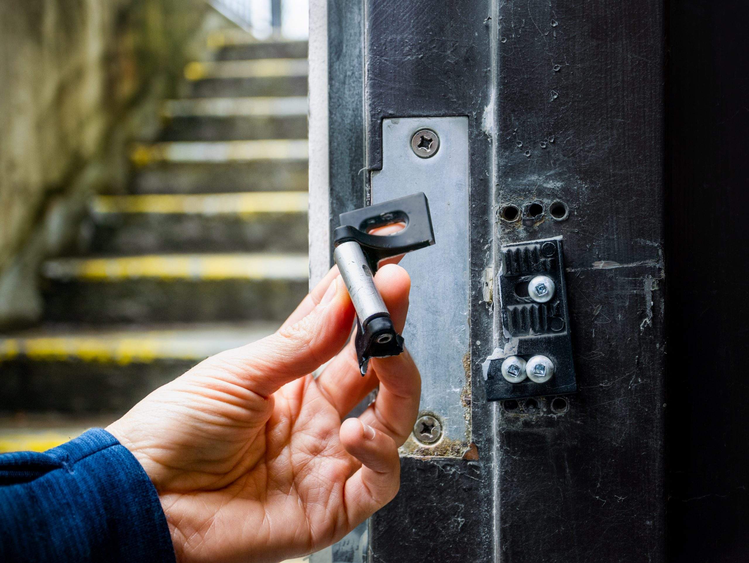 commercial door hardware