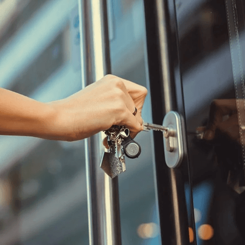 Locking commercial glass door